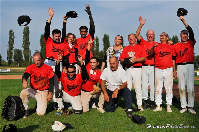 squadra dei Thunder's Five, volano i cappellini